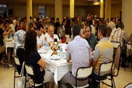 Gaziantep Üniversitesi iftar yemeğinde bir araya geldi