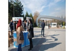 Gaziantep Üniversitesi önünde 'üye' standı kurdular