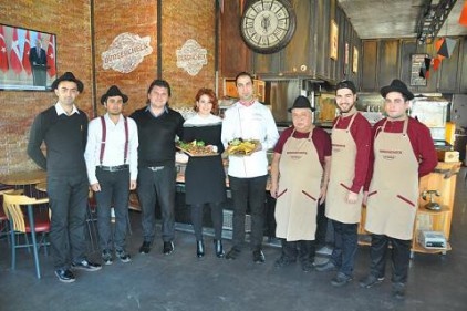 Gaziantep usulü hamburger yaptılar