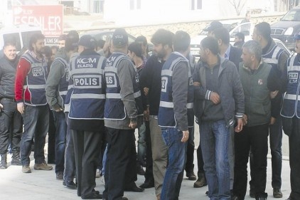 Gaziantep ve Malatya&#8217;da 33 şüpheli yakalandı