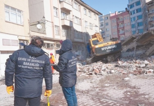 Gaziantep'te 27 bin 987 bina ağır hasarlı ve yıkık