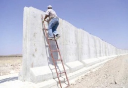 Gaziantep'e 47 kilometre modüler duvar yapılıyor