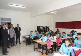 Gaziantep’e örnek kütüphane yapmak için kolları sıvadı