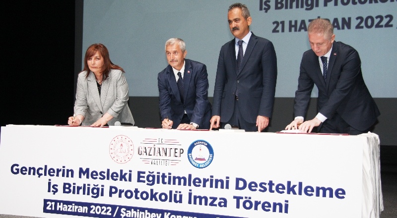 Gaziantep’in eğitimdeki sorunlarını çözmek için büyük yatırımlar yaptık