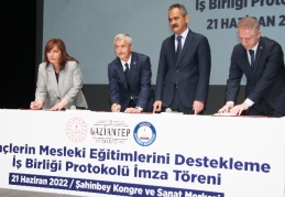 Gaziantep’in eğitimdeki sorunlarını çözmek için büyük yatırımlar yaptık