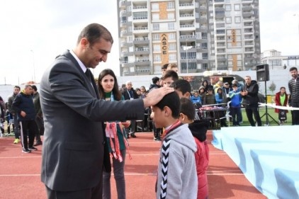 Gaziantep&#039;in En Hızlısı Yarışması Akkent Spor Köyü atletizm sahasında yapıldı