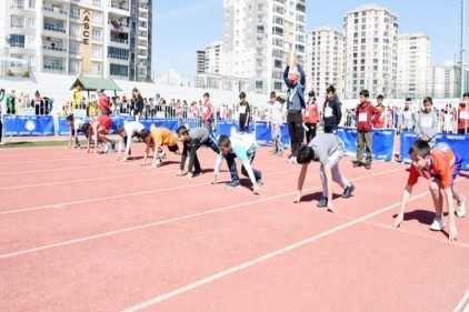 Gaziantep&#039;in en hızlısı yarışması atletizm sahasında yapıldı
