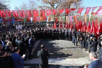 Gaziantep&#8217;in kurtuluşu törenlerle kutlandı