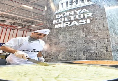 Gaziantep’in lahmacun, baklava ve kebap çeşitleri sunuluyor