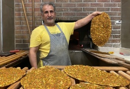 Gaziantep'in Ramazan ayında da vazgeçilmeyen lezzeti 'lahmacun'