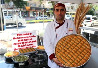 Gaziantepli baklavacılar hamile kadına saldırıya tepki gösterdi