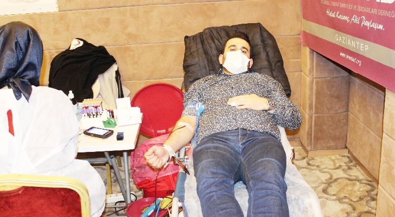 Gaziantepli iş adamlarından kan bağışı