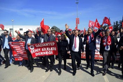 Gaziantepli şehit yakınlarından Mehmetçiğe destek 