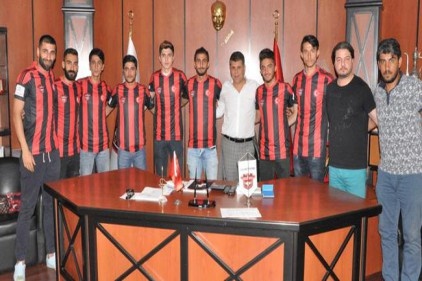 Gaziantepspor 9 futbolcusuyla sözleşme yeniledi 