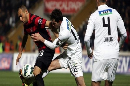 Gaziantepspor evinde berabere kaldı 2-2