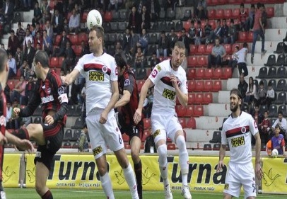 Gaziantepspor kendi sahasında Gençlerbirliği'ni 4-0 mağlup etti