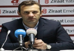 Gaziantepspor Teknik Direktörü Okan Buruk: Kırmızı kart gördük ve maç berabere gitti