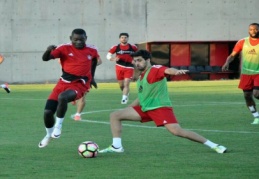 Gaziantepspor, transfer dönemini hareketli geçiren takımlardan biri olurken, kadrosuna 14 futbolcu dahil etti. 