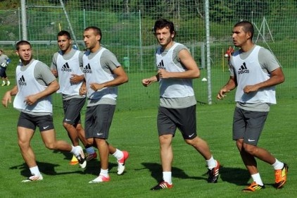 Gaziantepspor&#039;da yeni sezon hazırlıkları çift antrenmanla sürüyor