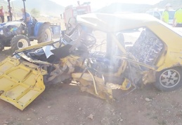 Gaziantep'te 2 otomobil kafa kafa çarpıştı: 11 yaralı