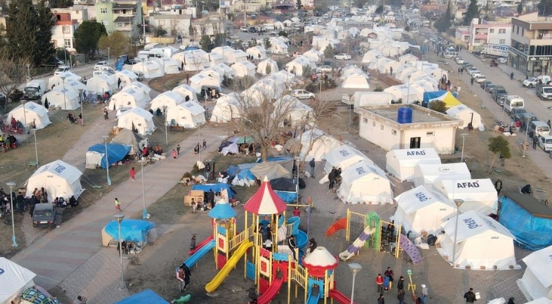 Gaziantep’te 80 bin vatandaşın geçici barınması için 11 noktada 17 bin 27 çadır kuruldu