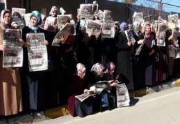 Gaziantep’te, adliye önünde toplanan kalabalık, 