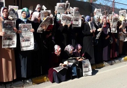 Gaziantep’te, adliye önünde toplanan kalabalık, 