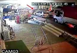 Gaziantep'te ana sınıfı öğrencisi 4 yaşındaki çocuk okuldan eve dönerken kaçırıldı. Olay anında bir iş yerinin kamerası 
