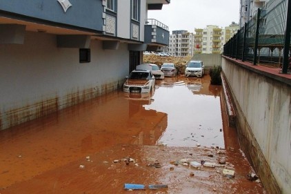 Gaziantep'te aşırı yağış sele neden oldu