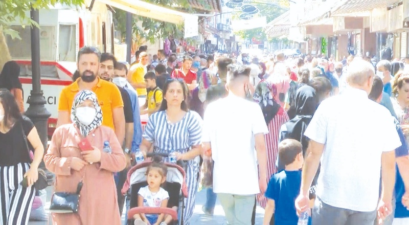 Gaziantep’te çarşılarda yoğunluk azalmıyor