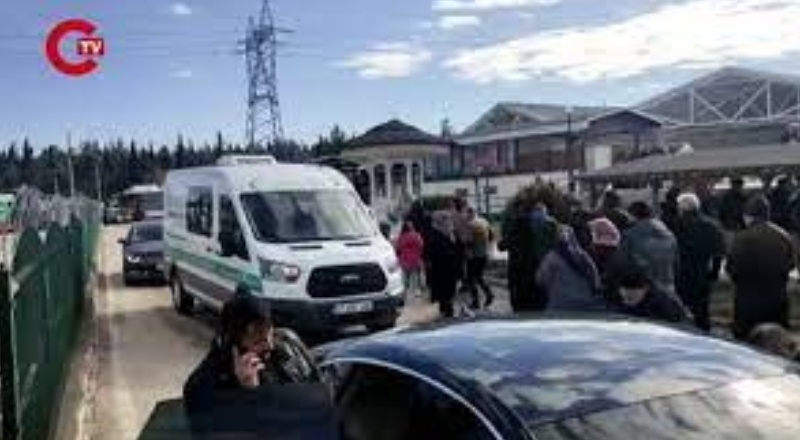 Gaziantep'te cenazelere araç yetişmiyor: Sivil araçlar da taşıyor