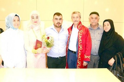 Gaziantep&#039;te "07.07.2017"de 107 çift dünya evine girdi 