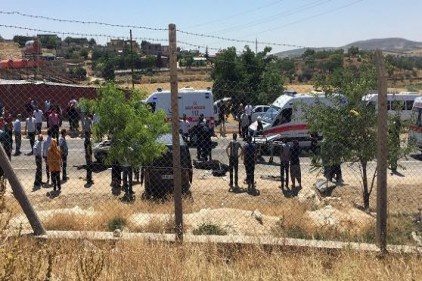 Gaziantep&#039;te feci kaza: 2 ölü, 8 yaralı
