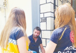 Gaziantep'te haber takibi yapan DHA muhabiri Ahmet Atmaca saldırıya uğradı, ağır yaralandı