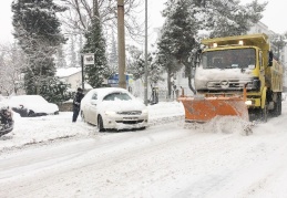 Gaziantep'te karda mahsur kalan 13 bin 372 kişi kurtarılırken, çöken 96 ahırın enkazında kalan toplam 204 hayvan telef oldu