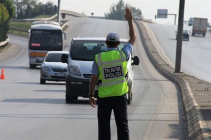 Gaziantep&#8217;te normlara uymayan 517 bin 925 araç denetlendi