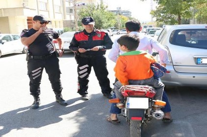 Gaziantep&#8217;te okul çevresinde bulunan ganyan bayiler denetlendi