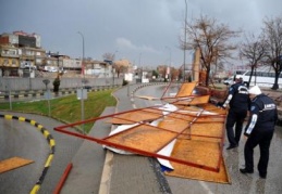 Gaziantep'te sağanak ve fırtına etkili oluyor 