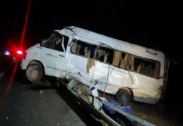 Gaziantep'te tarım işçilerini taşıyan minibüs devrildi: 15 yaralı var