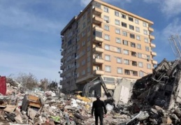 Gaziantep’te yaptığı bina yıkılan müteahhit Kars’ta yakalandı