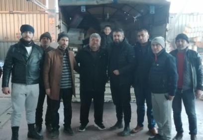 Gaziantep’te yıkılan binaların altında olan berber esnafımıza yardım yaptık