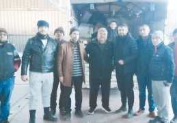 Gaziantep’te yıkılan binaların altında olan berber esnafımıza yardım yaptık