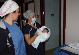 Gaziantep’te yılın ilk bebeği saat 00:01’de dünyaya geldi