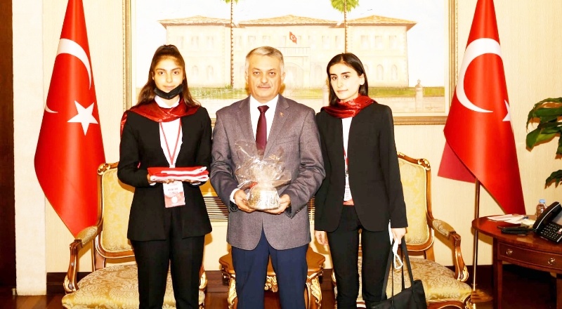 Gaziantep’ten Antalya'ya toprak ve bayrak