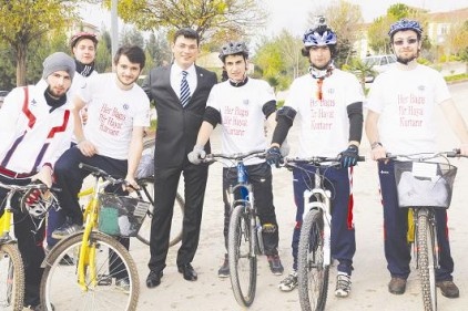 Gaziantep&#8217;ten bisikletle Kilis 7 Aralık Üniversitesi&#8217;ne geldiler