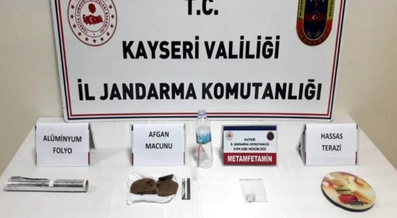 Gaziantep’ten Kayseri’ye uyuşturucu götürdüler