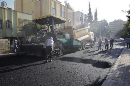 Gazikent Bölgesi&#8217;ndeki 3 mahallede tahrip olan yollar onarılıyor