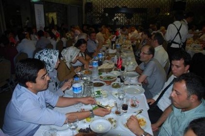 Gazikent Üniversitesi, iftar yemeği verdi