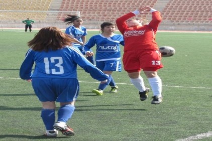 Gazikent&#8217;in kızları Malatya&#8217;yı yıktı 4-0