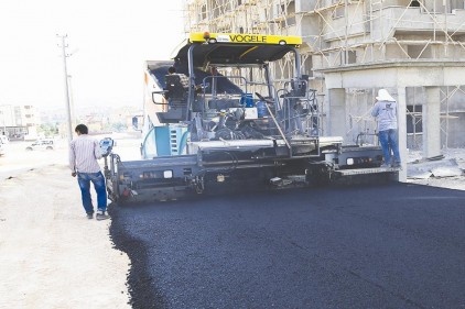 Gazikent’te yol açma ve sıfır asfalt çalışmaları sürüyor